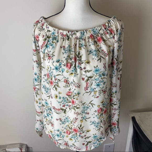 One💓 Clothing Los Angeles Floral Off-shoulders‎ - Picture 2 of 8